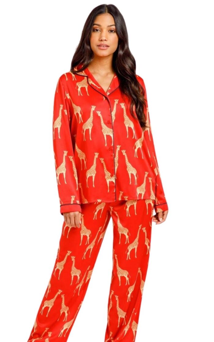 Chelsea Peers Satin Long Pyjama Set - Red Giraffe - S - 10